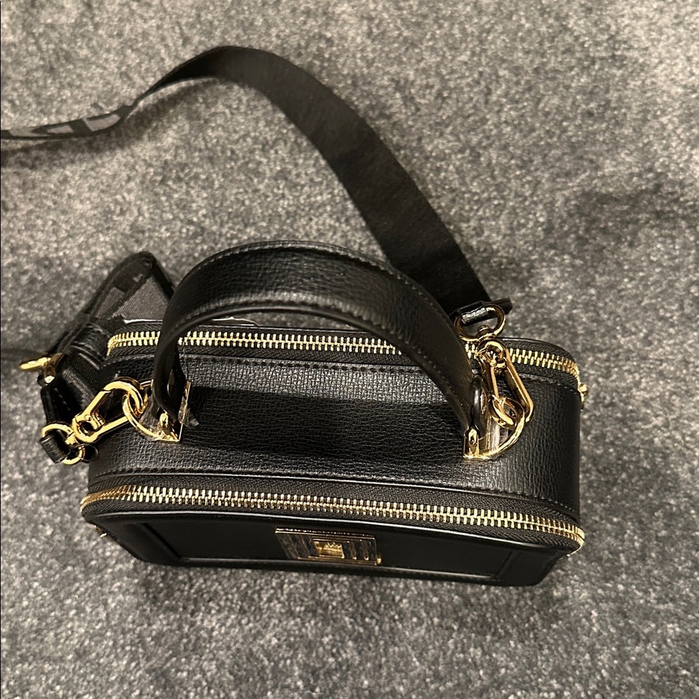 NWT Karl Lagerfield Simone Camera Small Crossbody Bag crossbody bag - Picture 2 of 5